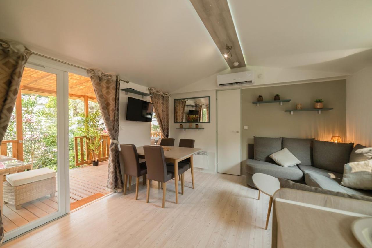 Mobil Home Les Pieds Dans L'Eau Кане Екстериор снимка
