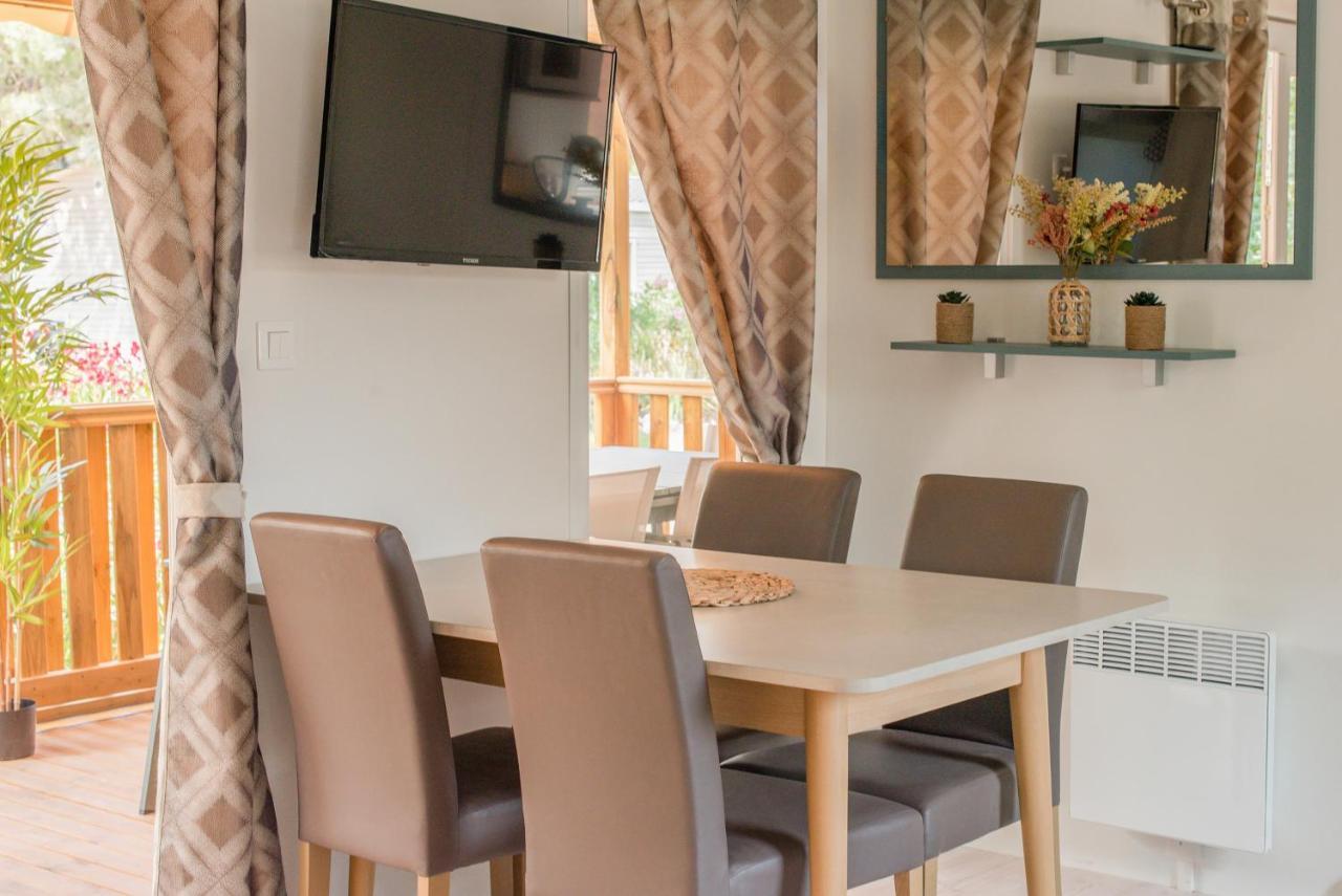 Mobil Home Les Pieds Dans L'Eau Кане Екстериор снимка
